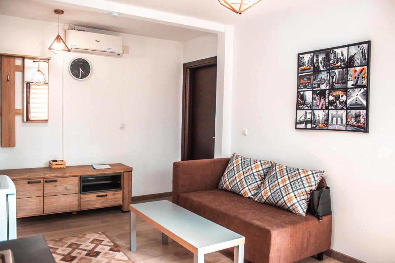 38 Silviu Apartment